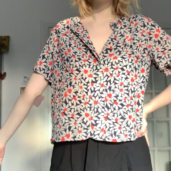 Tops - 3/20$⭐️Short sleeve floral blouse